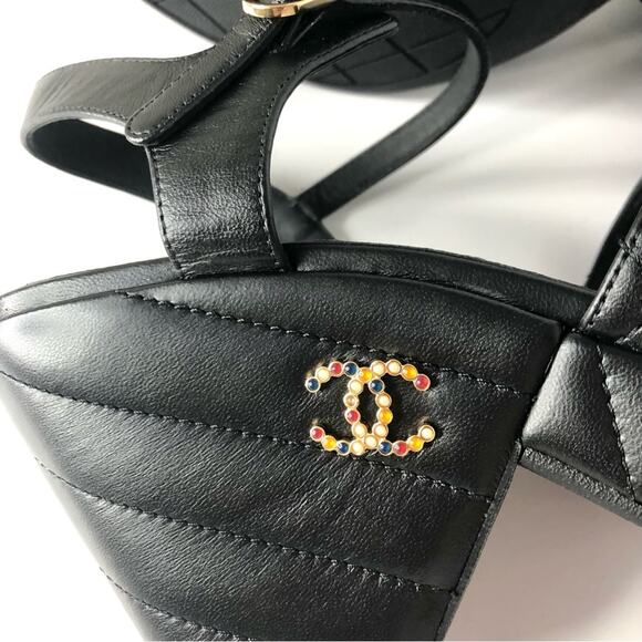 NIB Chanel 2024 Quilted Lambskin CC Logo Black Platform Wedge Sandals 39 - Picture 7 of 13